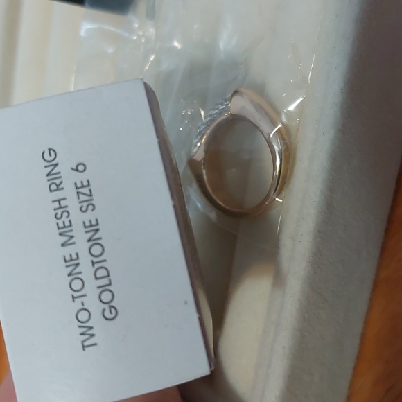 💚5/$25 Avon Sealed Two-tone Mesh Ring Goldtone Size 6 - Picture 7 of 8